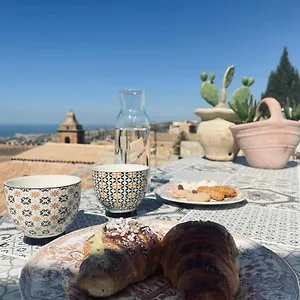 https://la-mennulara-la-terrazza-del-centro-storico.sicilyhotelsitaly.net