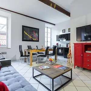 Ste Reparate F4 Moderne, Design, Place Rossetti, Heart Old Town Apartment
