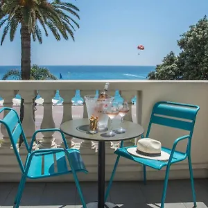 Отель Mercure Marche Aux Fleurs