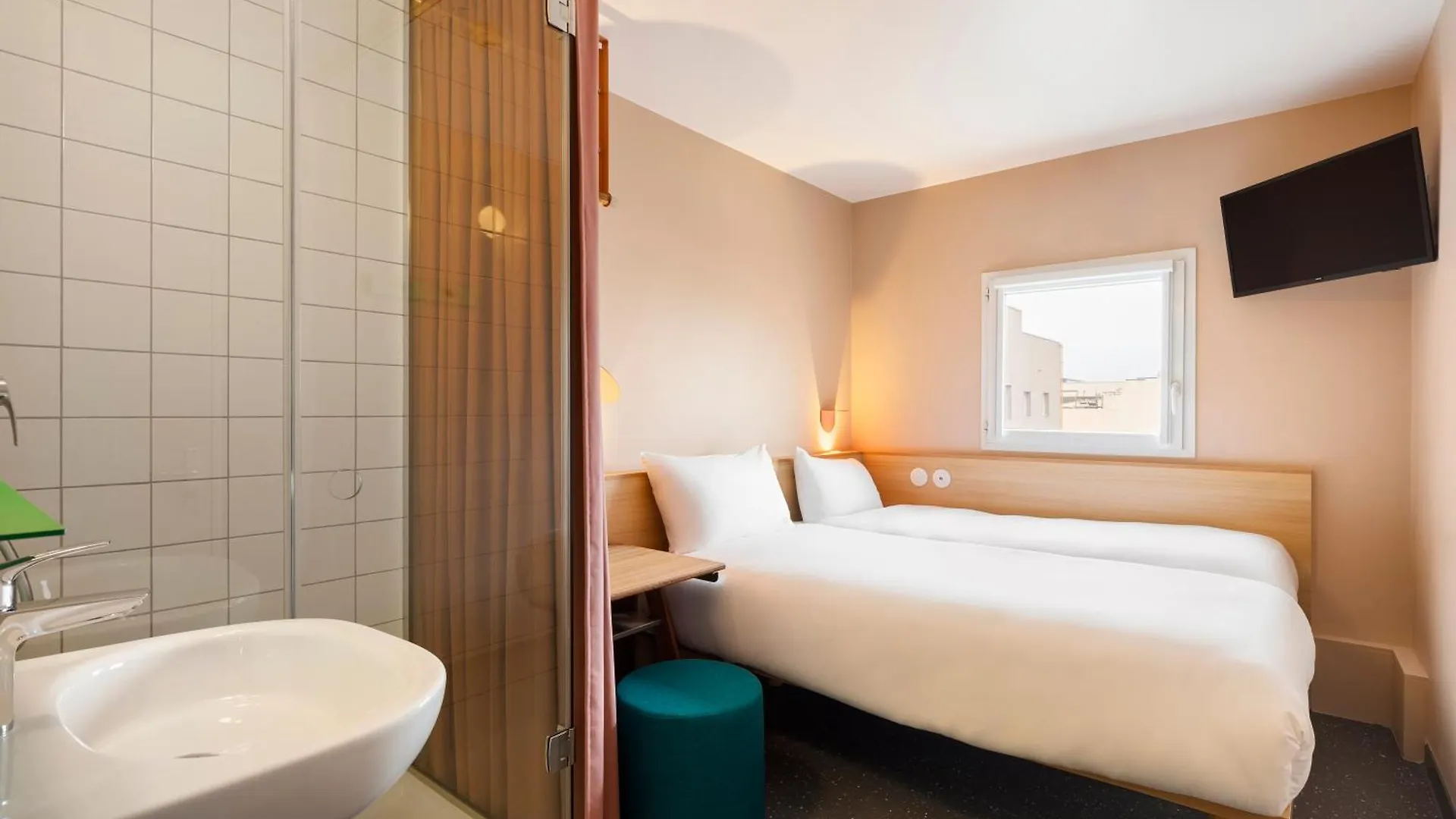 Greet Hotel Nice Aeroport Promenade Des Anglais 2*,